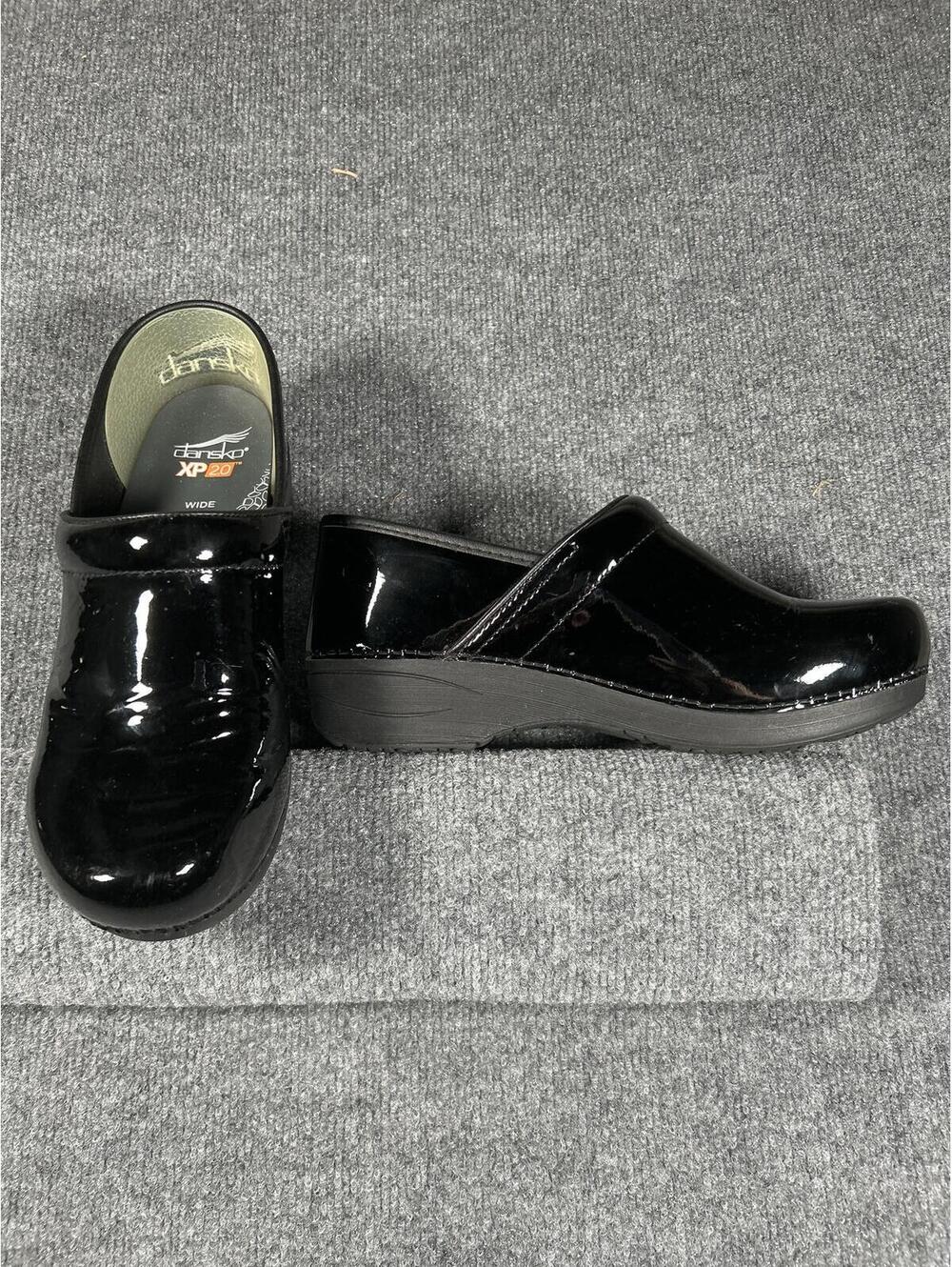 Dansko XP 2.0 Black Patent Leather Clogs Wide EU 42